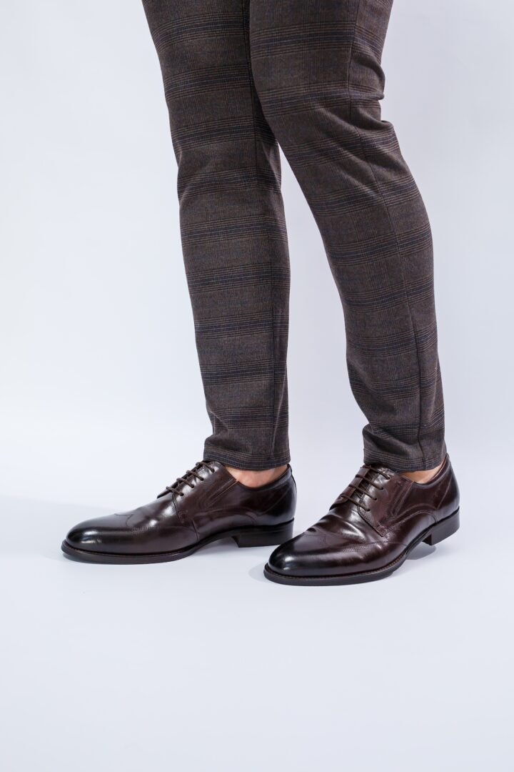 Men's classic shoes with natural leather, men's shoes under a classic suit