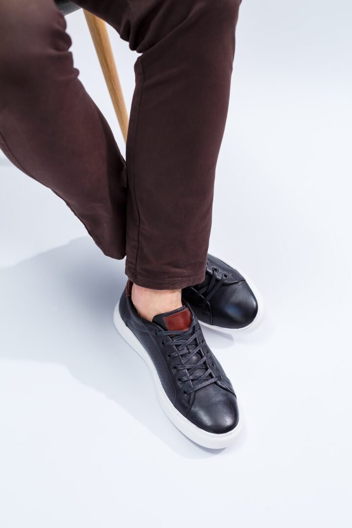 Men's comfortable shoes with natural material, men's sneakers in the style of casual for every day made with natural leather